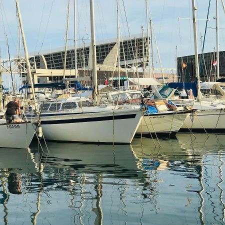Sleep & Boats Barcelona City Сант Адриа де Бесос Екстериор снимка