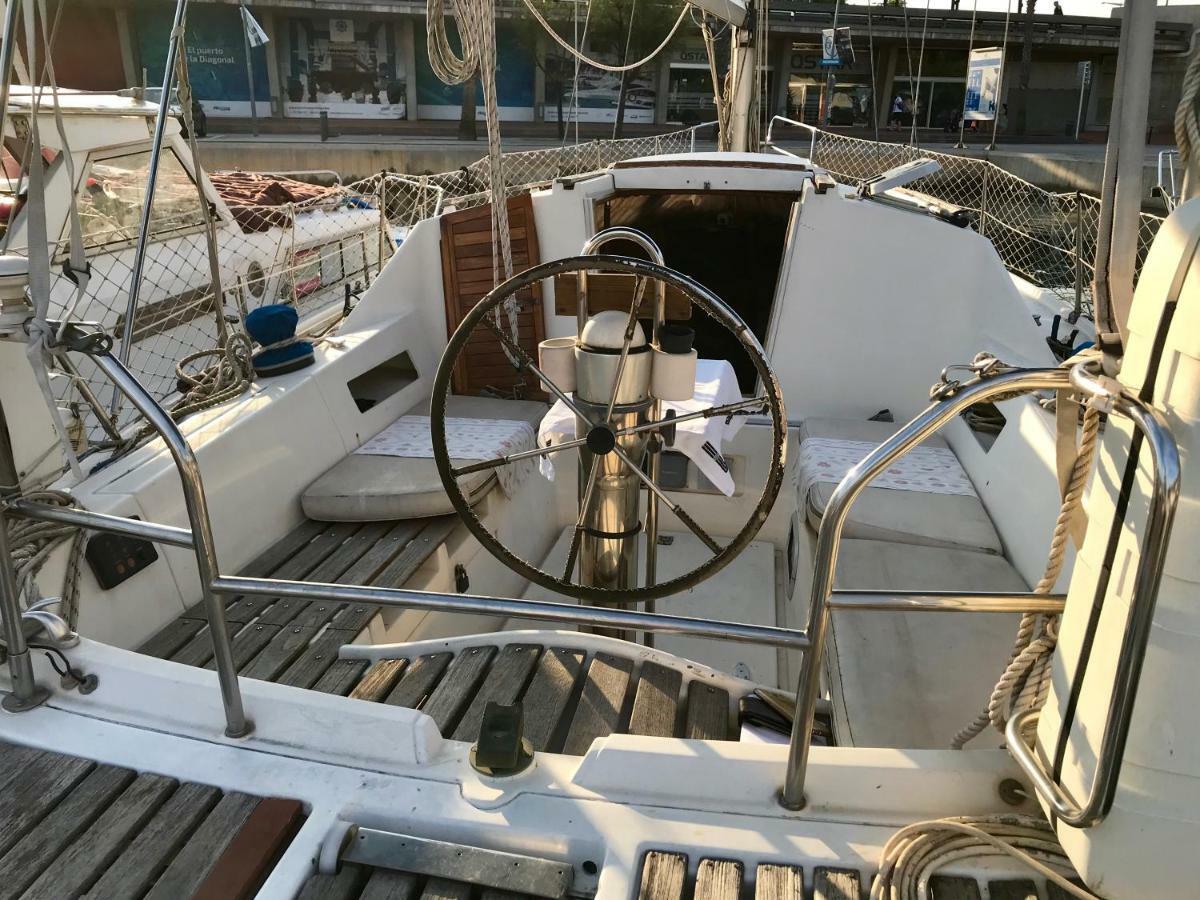 Sleep & Boats Barcelona City Сант Адриа де Бесос Екстериор снимка