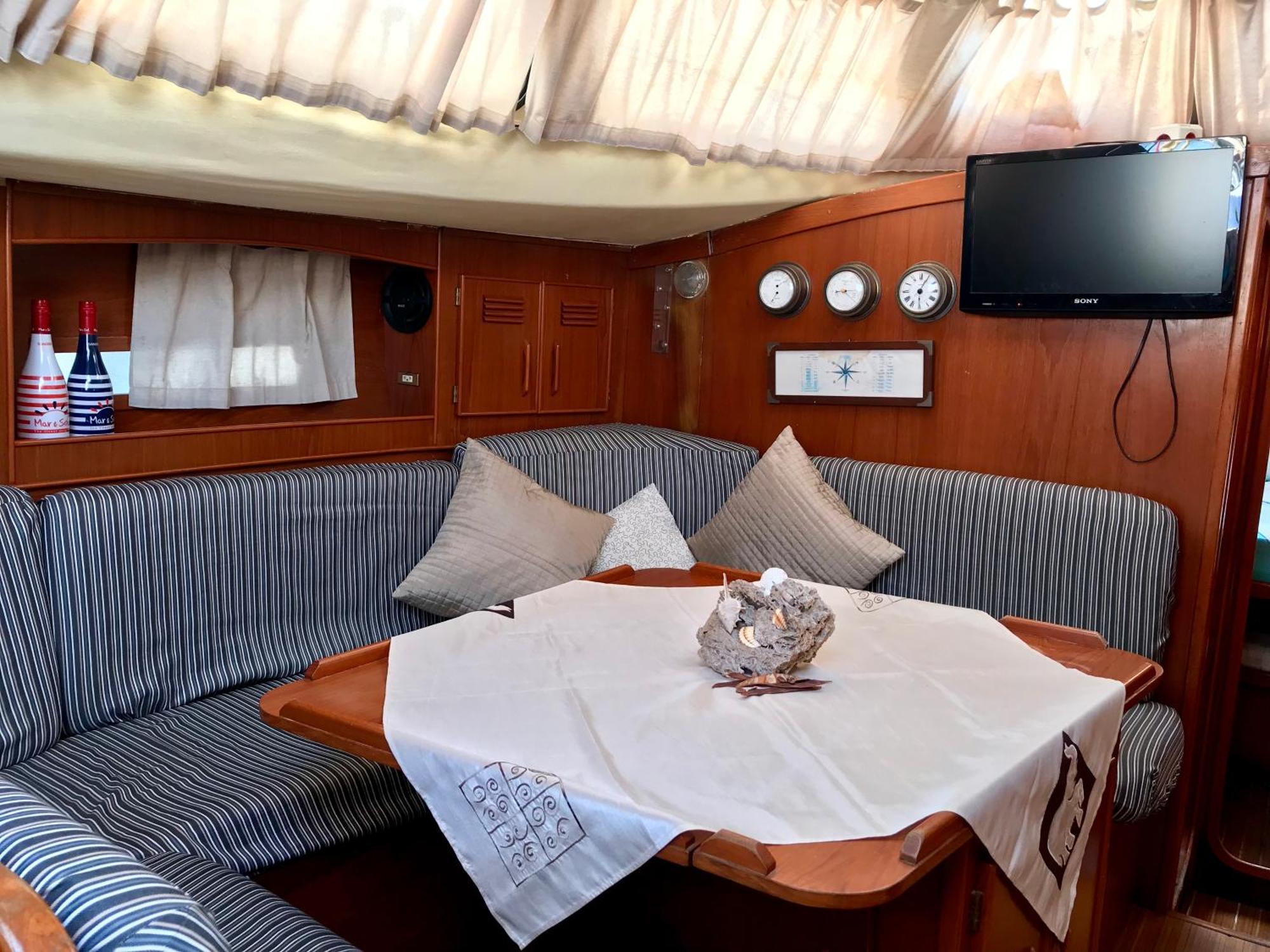 Sleep & Boats Barcelona City Сант Адриа де Бесос Екстериор снимка
