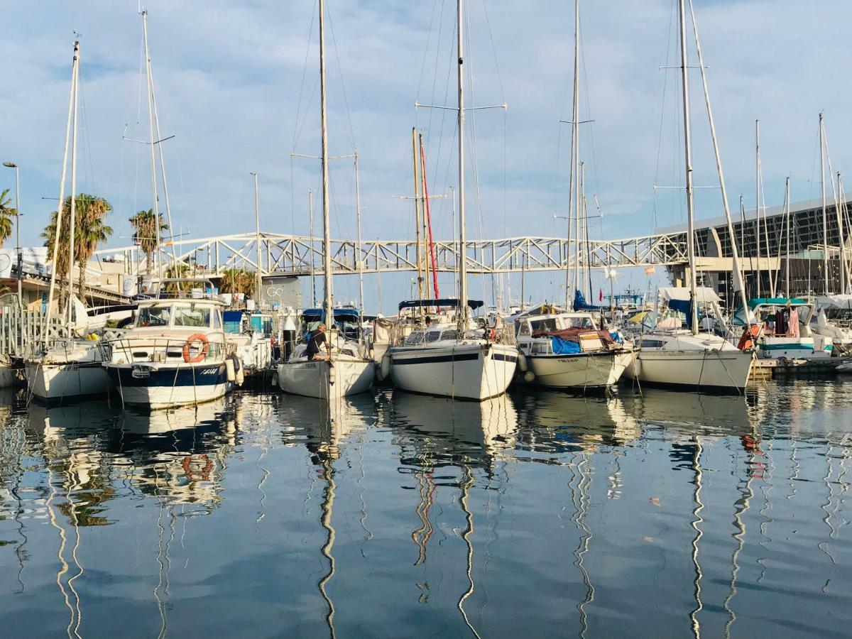 Sleep & Boats Barcelona City Сант Адриа де Бесос Екстериор снимка