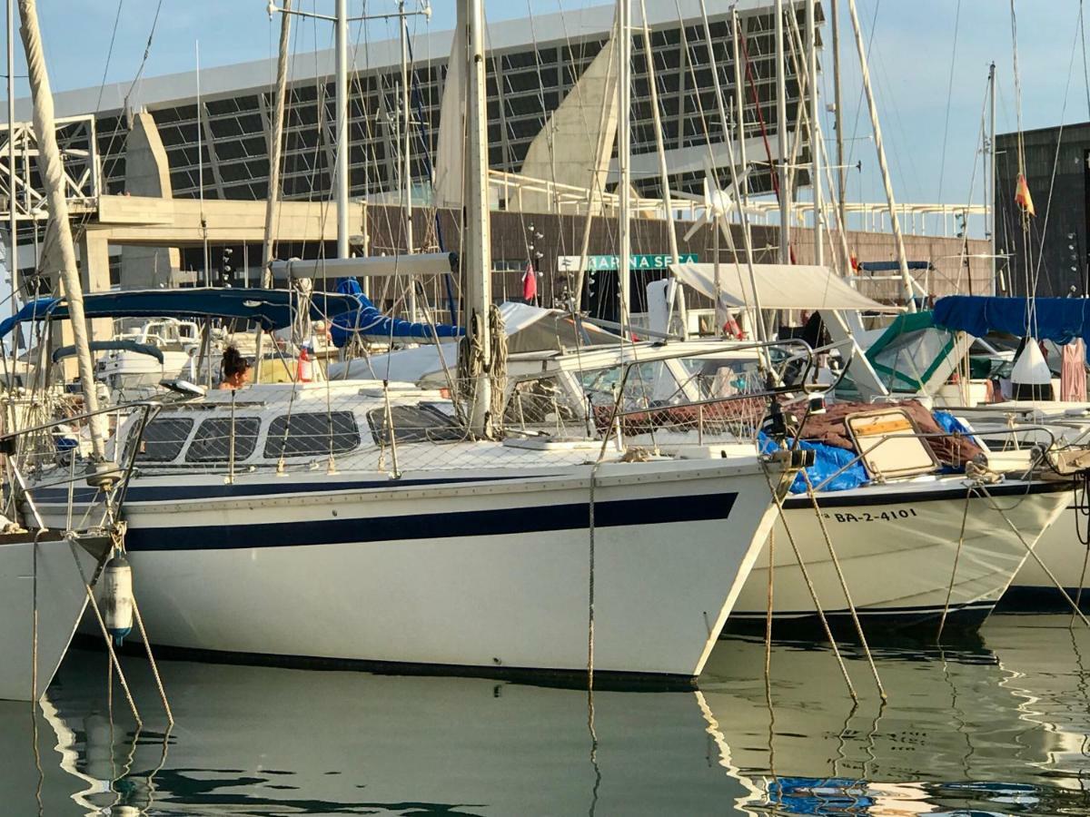 Sleep & Boats Barcelona City Сант Адриа де Бесос Екстериор снимка