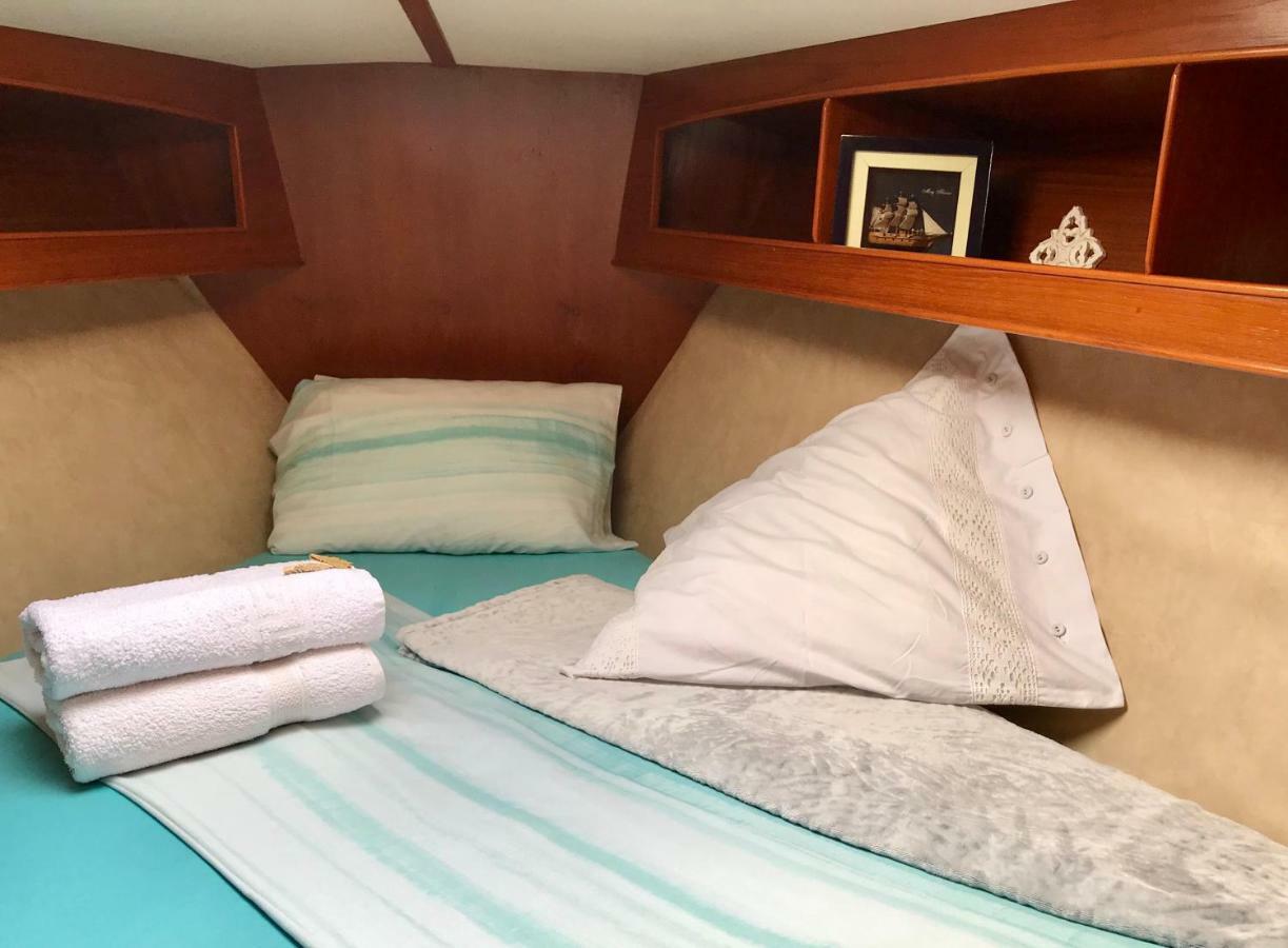Sleep & Boats Barcelona City Сант Адриа де Бесос Екстериор снимка