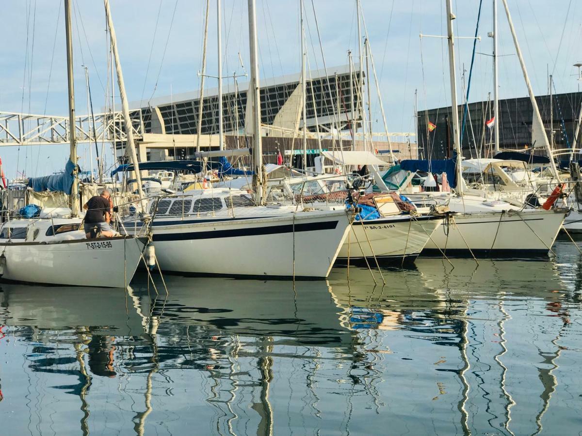 Sleep & Boats Barcelona City Сант Адриа де Бесос Екстериор снимка