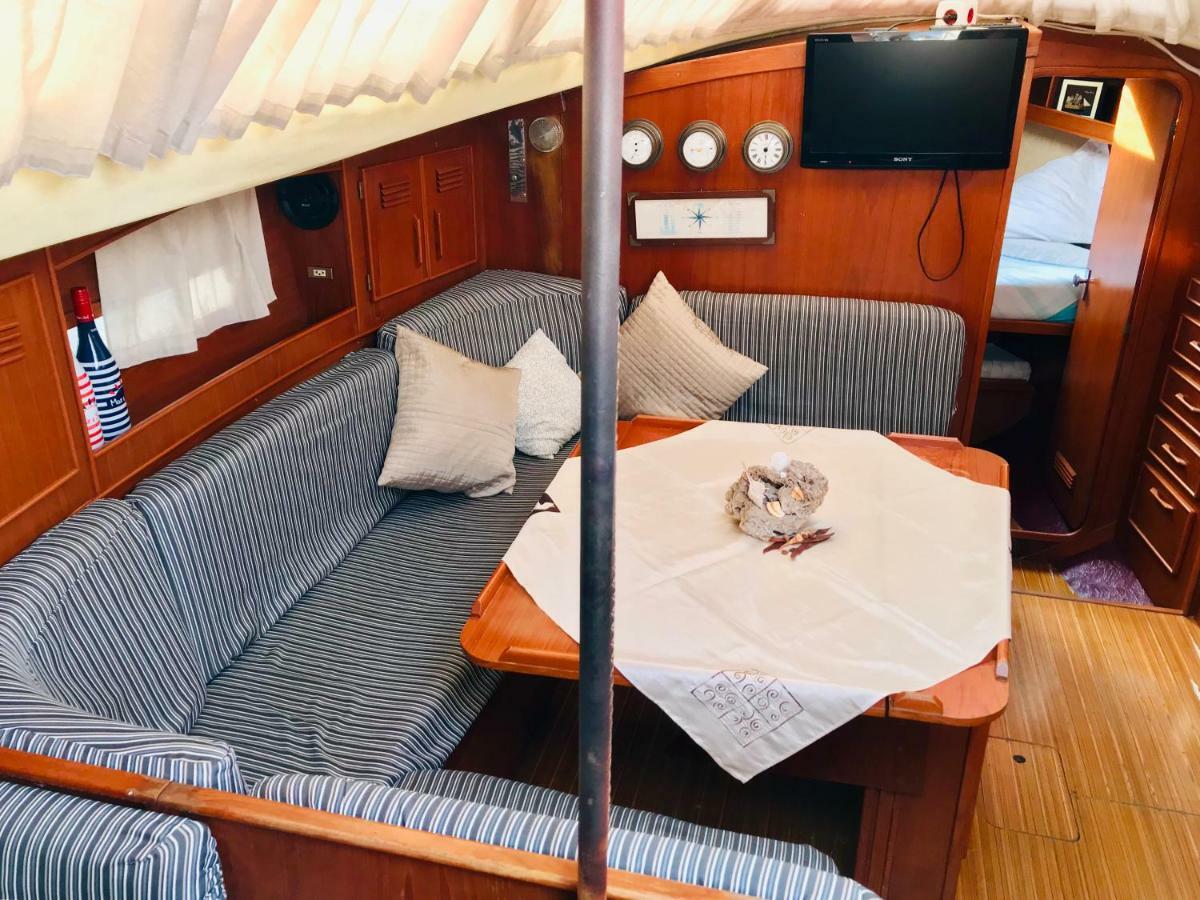 Sleep & Boats Barcelona City Сант Адриа де Бесос Екстериор снимка