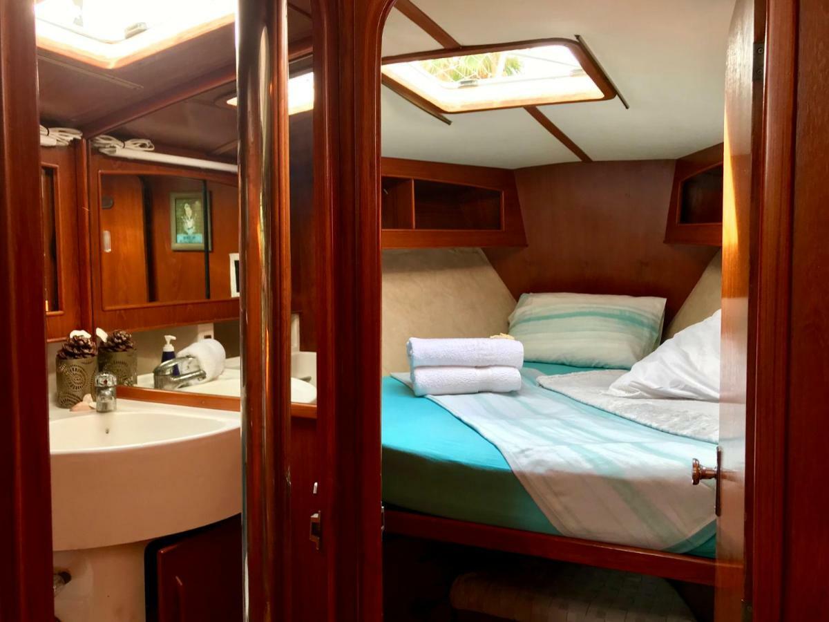 Sleep & Boats Barcelona City Сант Адриа де Бесос Екстериор снимка