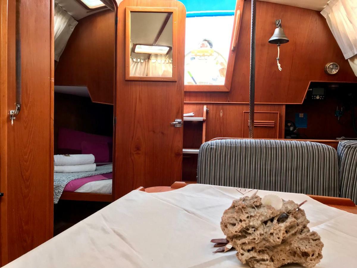 Sleep & Boats Barcelona City Сант Адриа де Бесос Екстериор снимка